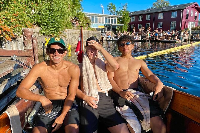 Private Copenhagen Boat cruise in Scandinavian mahogany boat - Where the cruise starts: Gammel Strand Station and an easy first glide