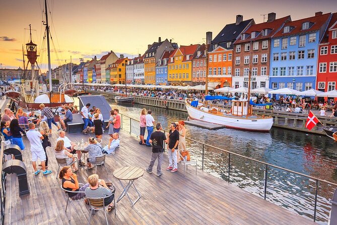 Private Copenhagen Walking and Boating Tour - The canal boat ride: why seeing Copenhagen from water changes everything