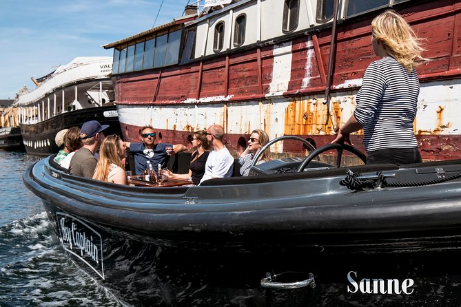 Social Sailing - Copenhagen Canal Tour - Captain's Favorite - Where you meet at Kvæsthusbroen and what the 1:00 pm timing means