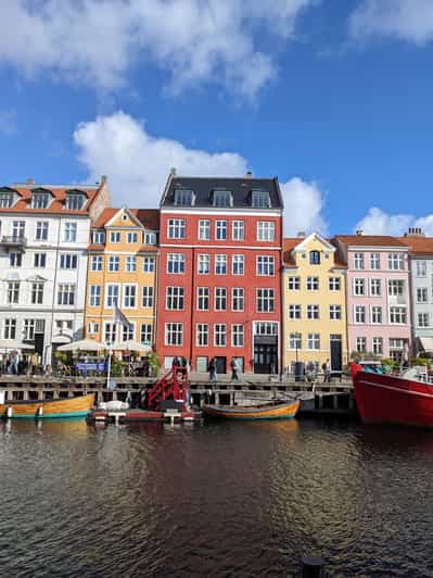 Stroll through the heart of Copenhagen - private guided tour in French - Nyhavn finish: what a good ending unlocks