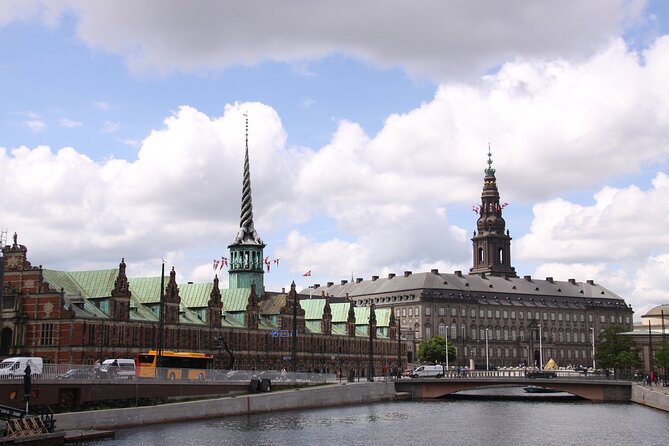 The Murder by Christiansborg Palace: Interactive Mystery Hunt - How the self-guided hunt actually flows