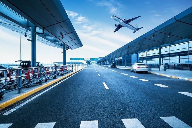 Transfer Kastrup Airport (CPH) to Copenhagen City Center - Luggage Fit and Car Comfort for Up to Five