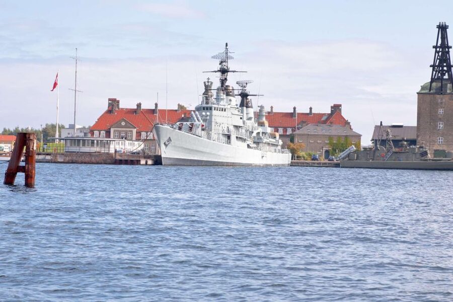 WWII Copenhagen Nyhavn and War Museum Private Walking Tour - Guide Quality and Language Choices That Make It Actually Understandable